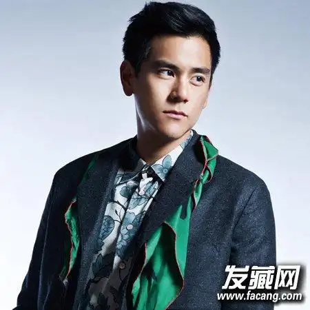 三七分的刘海魅力十足 彭于晏示范时尚男士发型(6)