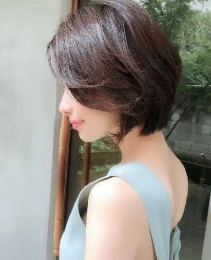 女人想要变高级尽量要避开这几种发型看似很优雅其实很老气