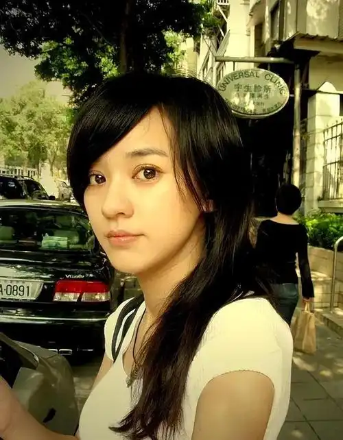 《小晓》小晓的挣扎,秘密,孤立与对复杂情感的探索|影后|电影|陈意涵