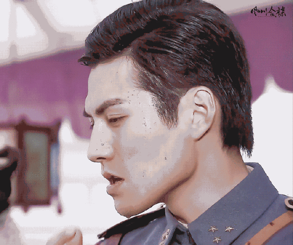 严屹宽白发#好伟大的一张建模脸剑眉星目,邪魅狂狷……真的是看一次