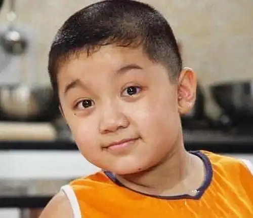 尤浩然现在的照片 家有儿女中的小雨长残了