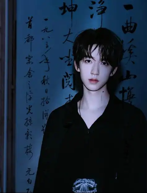 "不被定义的贺峻霖,充满无限可.