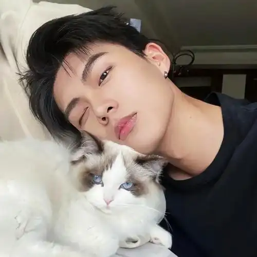 这组男生头像真的超帅