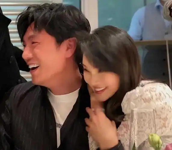 这4位娶"老女人"的男星,到底图啥|演员|黄轩|娱乐圈|林志玲|梁洛施