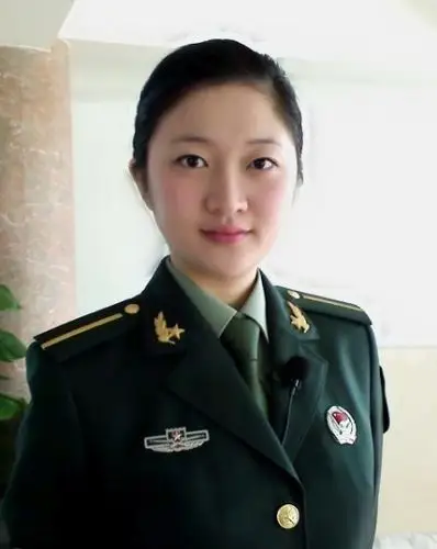 谁能帮我ps一张我穿军装的照片,一杠三星的