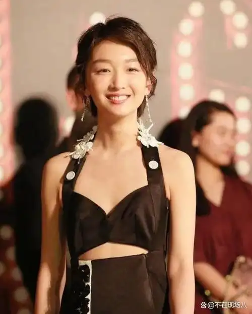 周冬雨:释放天性还是狂妄不羁?揭秘影后的双面人生