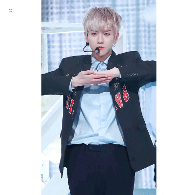 边伯贤花曜日打歌