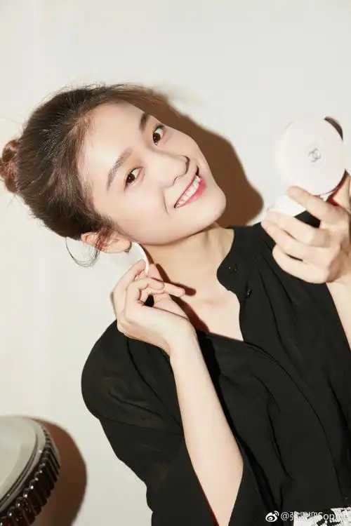 喜欢张雪迎的学生脸 想要完美复制当然只能靠化妆