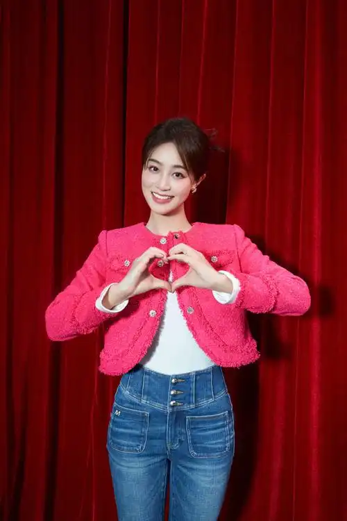 #江苏卫视春晚##蓝盈莹刘同左凌峰小品你的名字#