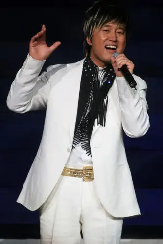 《懂你》的歌手满文军.