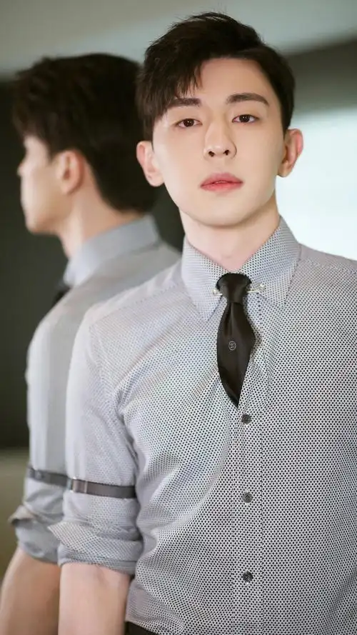 帅气男神邓伦时尚写真