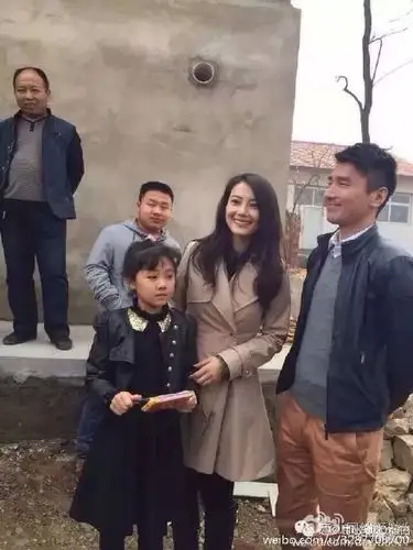 唐山全爆料高圆圆携老公回唐山老家祭祖