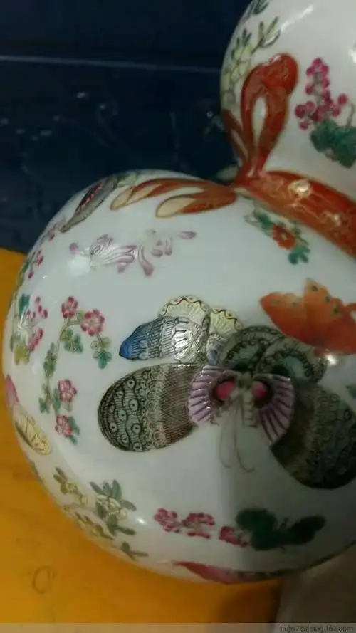 刘进武 : 清乾隆款珐琅彩加粉彩花蝴蝶葫芦瓶微观痕迹鉴定凭证(wj)