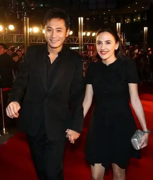 刘烨出什么事了(曝光刘烨与谢娜恋爱16年)