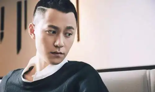 男生寸头发型图片动感的圆寸头让你酷感十足