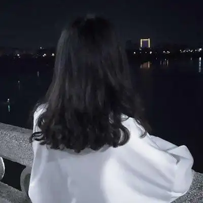 精选优质背影女生图像20_微信头像