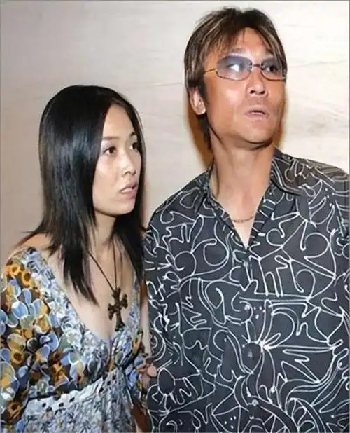 分手多年,如今再看那英和高峰的处境,两人的差距一目了然