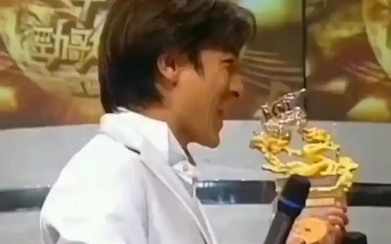 金发中分颜值巅峰!#刘德华 #男神来了 #偶像 #热门