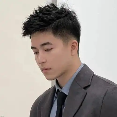 男生秋冬别乱剪发型,剪这3款帅气有型,尽显潮男气质