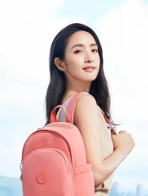 林依晨不会老的吗37岁还这么有少女感休闲穿搭照样很漂亮