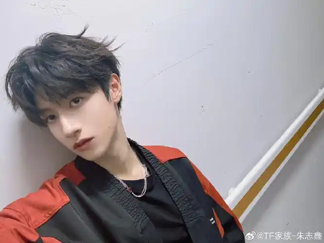 朱志鑫[超话]##josyandlove##朱志鑫##和朱志鑫一起拥抱春天