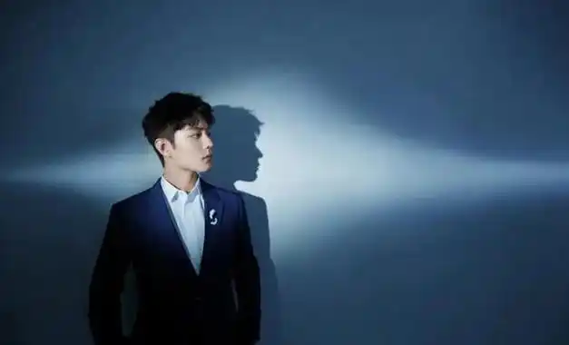 肖战227事件到底是什么让肖战未来至少10年内能稳坐顶流之位