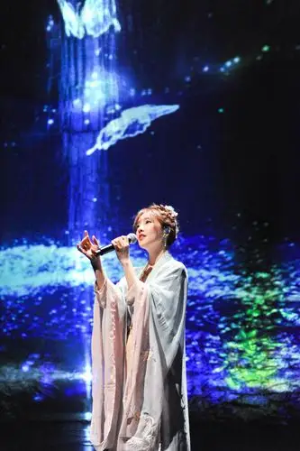 冯提莫受邀献唱"国风音乐盛典" 淡粉色古风造型仙气绝美 __凤凰网