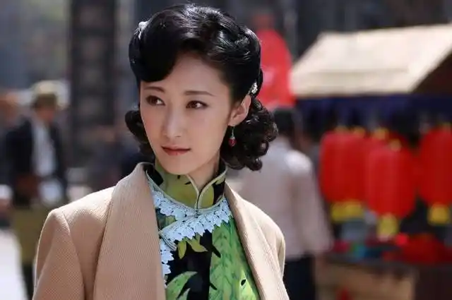 《飞哥大英雄》原来胡克早已将邢亚萍的行踪透露给了窦小凡