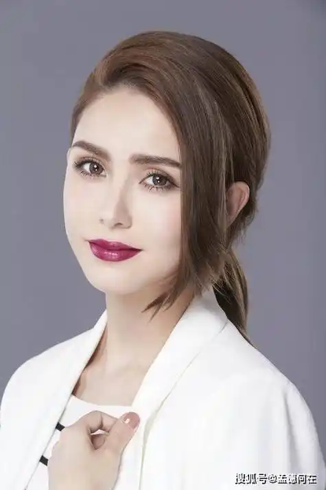 昆凌,这身材是真的绝!