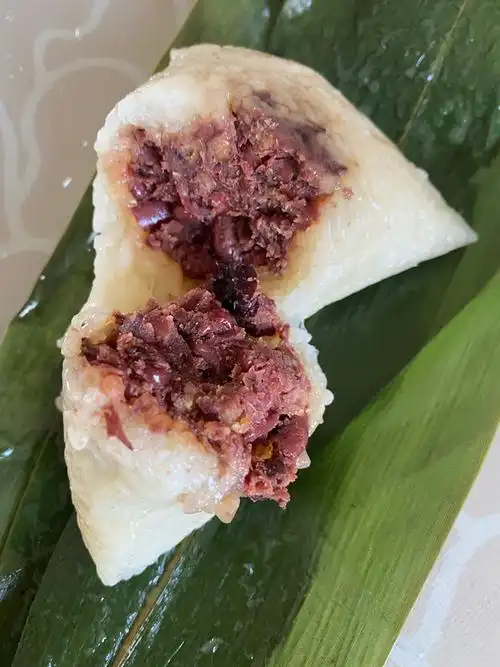 霹雳玫瑰做的传统糯米红枣粽子(四角长粽包法视频)