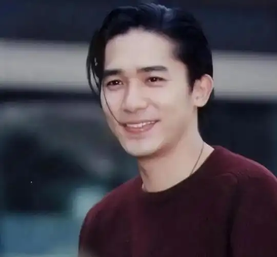 港媒曝梁朝伟25岁女明星育有一子,长年定居日本,真相被扒|程潇|港星