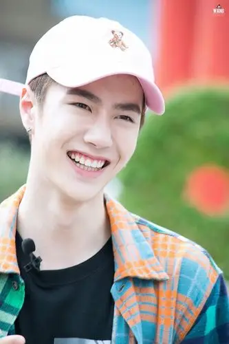 uniq王一博 天天向上 泰国 宝宝笑裂了