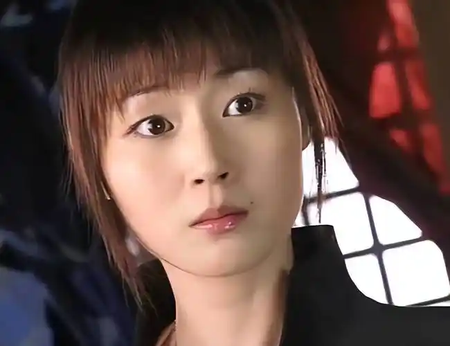 女神万绮雯今年51岁?"马小玲"真是不会老的吗?_甄子丹_僵尸_香港