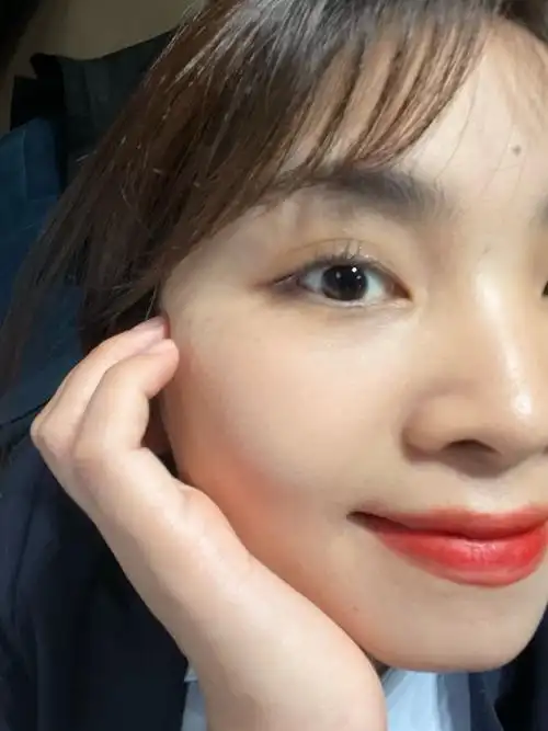 m22的1565点阵模式真的有用,肉眼可见皮肤细腻,原相机下毛孔化妆后