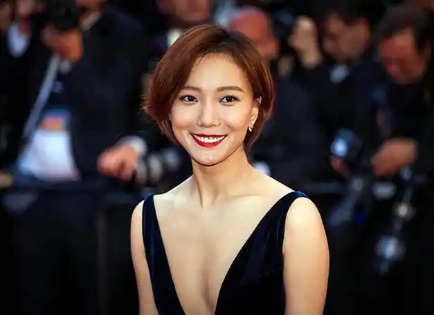 杨幂|小花旦|娱乐圈|黄圣依|演艺事业_网易订阅