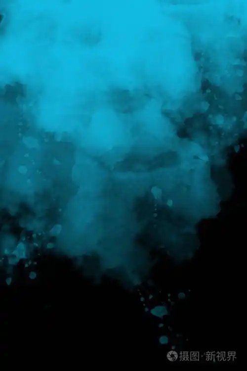 抽象蓝黑色背景与水颜色效果