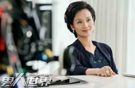 据说,李颖是一名女星,她的女儿闵嘉欣是一名素人,这还是她们第一次一