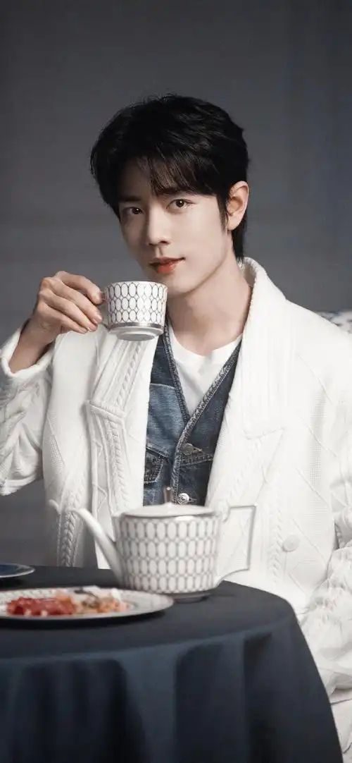 肖战超话    肖战|壁纸92    #肖战工作室放饭了