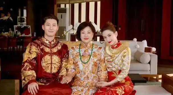 鲁豫专访:首谈赌王遗产分配,坦诚聊家族秘史,自认很幸运_姐姐_何超琼