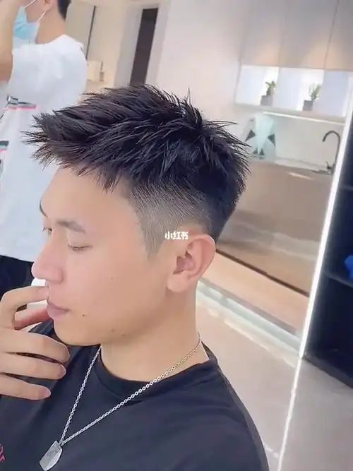 男生发型男生短发立体凌乱前刺发型