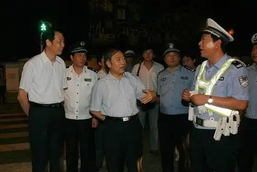 政法委副书记,市局党委书记,局长夏新平视察指导市区酒后驾驶查禁工作