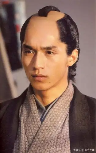 在日本,敢剪古装发型,才是检验帅哥的"标准"?