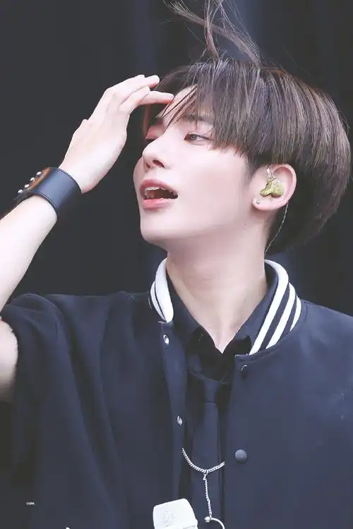 姜太显超话05#名唱猫咪姜太显#【 饭拍 高清 】