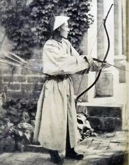 做官是以前所有人追求的职业,也是社会地位最高的职业.