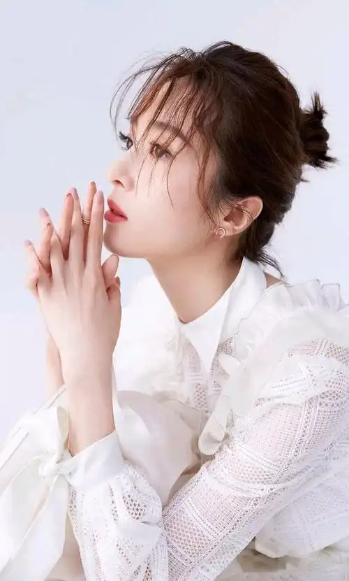 清新可甜胡冰卿