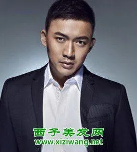 2020男士碎平头发型图片2