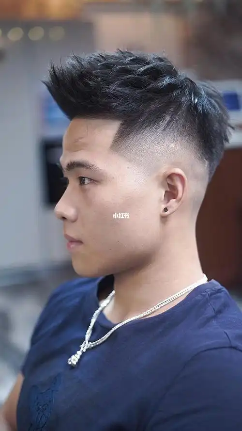 前刺飞机头_飞机头_蓝调barbershop男士理发馆(中洲店)攻略_时尚_发型