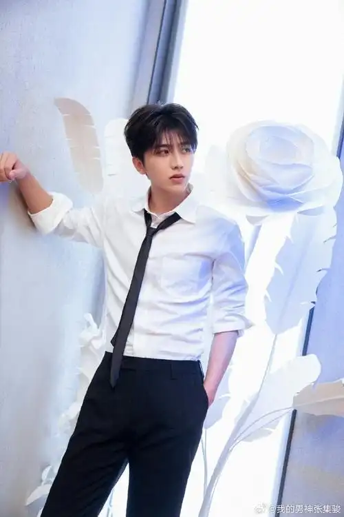 蔡徐坤歌曲重生##正能量偶像蔡徐坤##蔡徐坤#安静的在我个人空颊揪