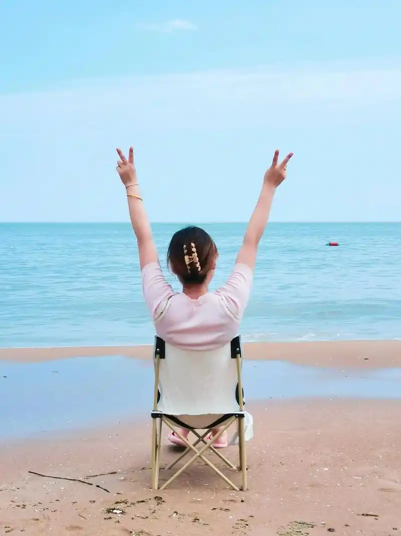 来波背影杀,摄影师很重要,表扬兵哥哥#带你去看海  - 抖音