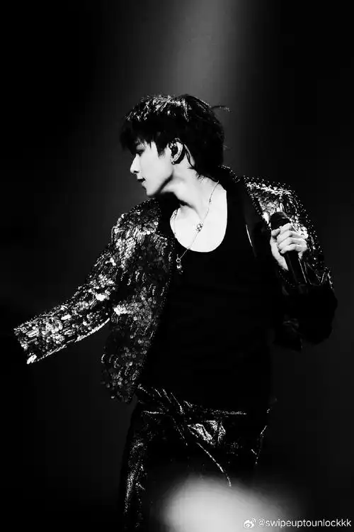 刘耀文叁重楼暨出道四周年演唱会##刘耀文 天才主舞